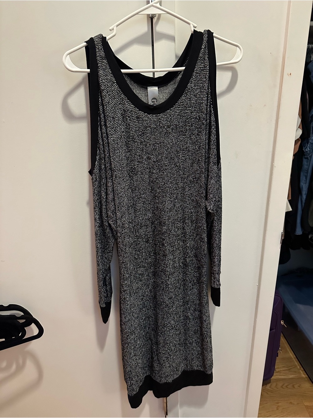 Go Couture Black & Gray Cold-Shoulder Long Sleeve Knit Dress